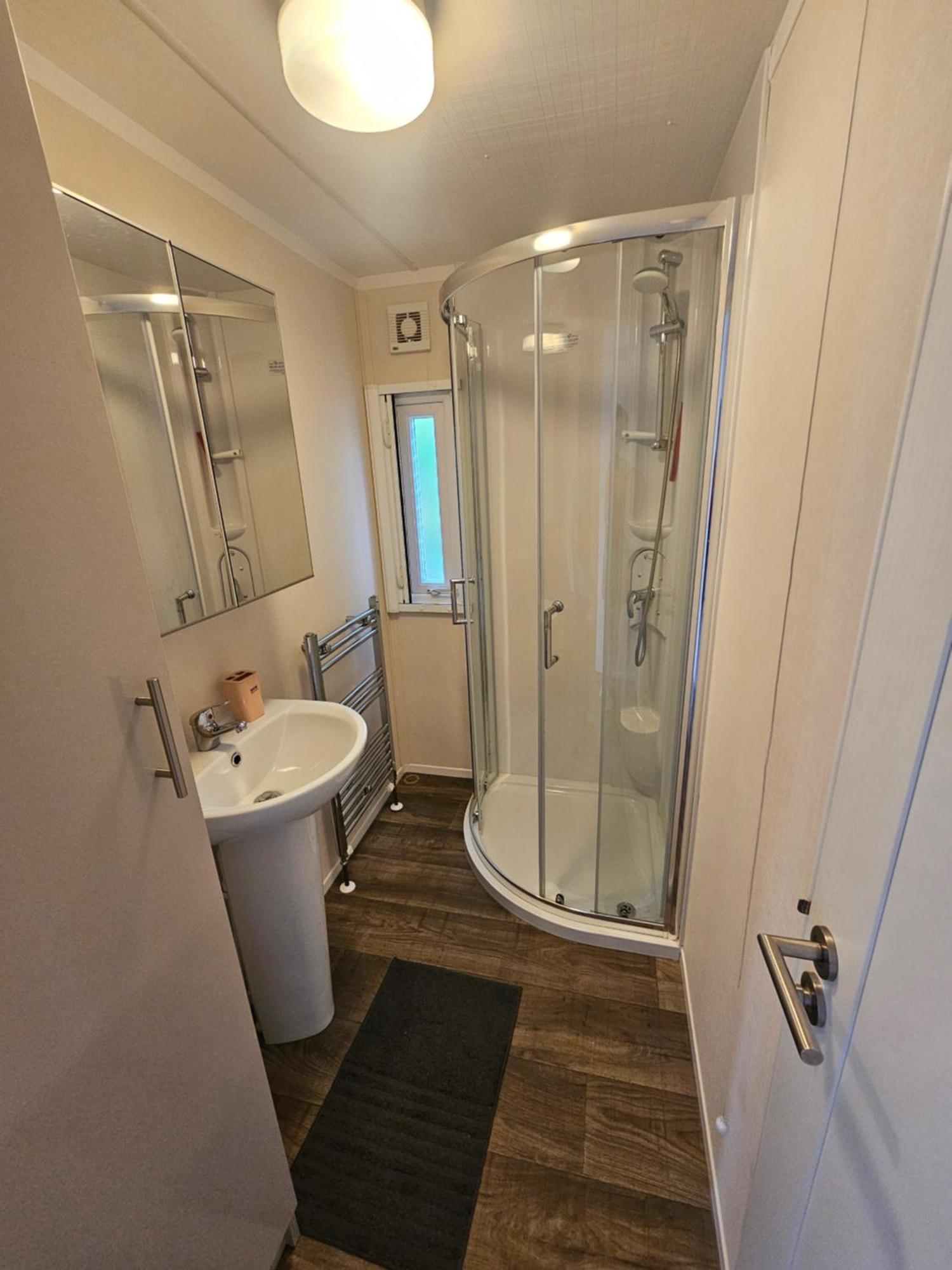 Luxe 4 Persoons Chalet Op 5 Sterren Camping Raalte Bagian luar foto