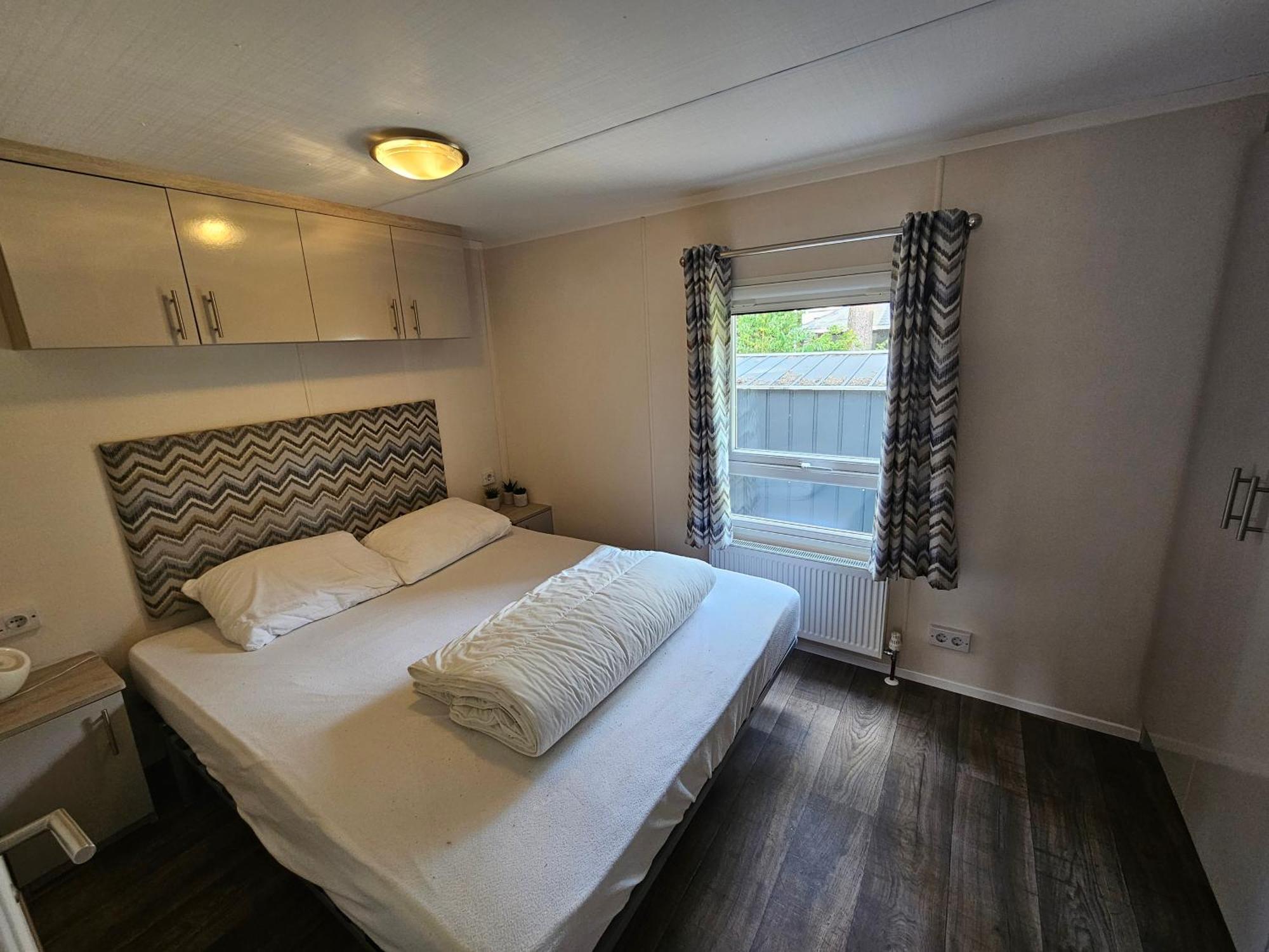 Luxe 4 Persoons Chalet Op 5 Sterren Camping Raalte Bagian luar foto