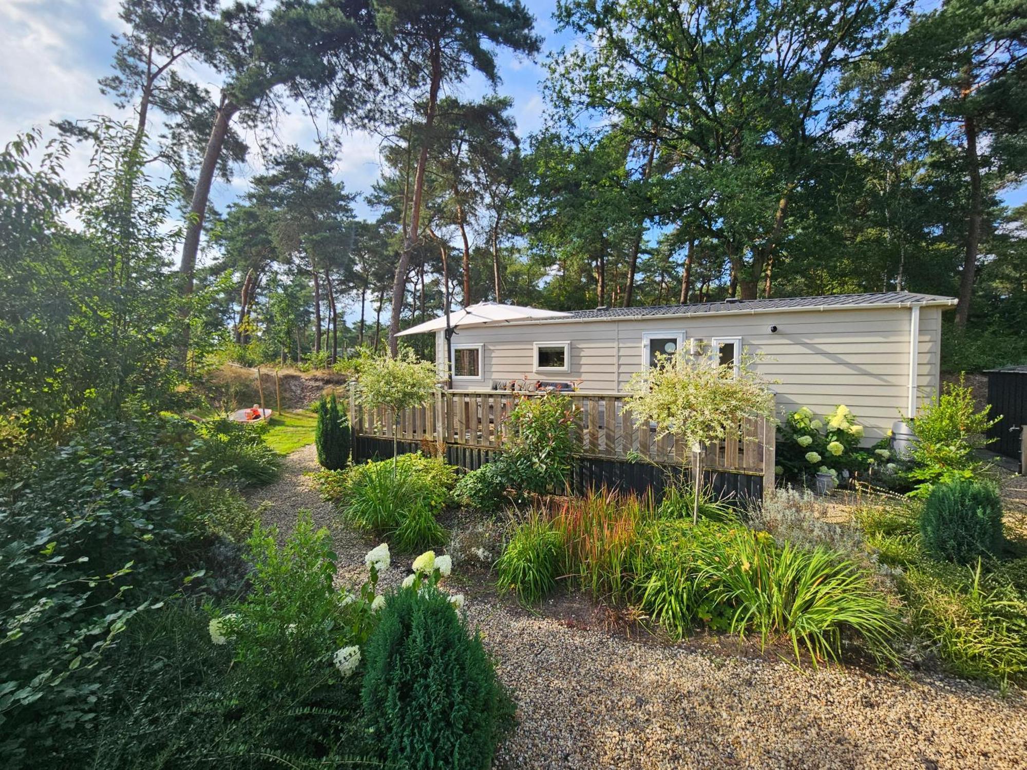 Luxe 4 Persoons Chalet Op 5 Sterren Camping Raalte Bagian luar foto